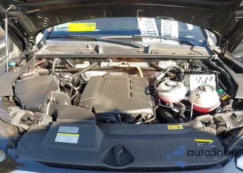 2021 Audi Q5 Premium Plus 55 Tfsi E Quattro S Tronic from USA, damaged, VIN WA1E2AFY3M2045103